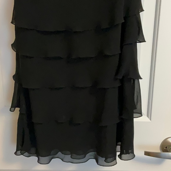 Tahari ruffle dress - Picture 2 of 8